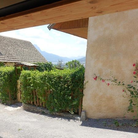 Appartement Spacieux Avec Terrasse Saint-André-dʼEmbrun Exteriör bild