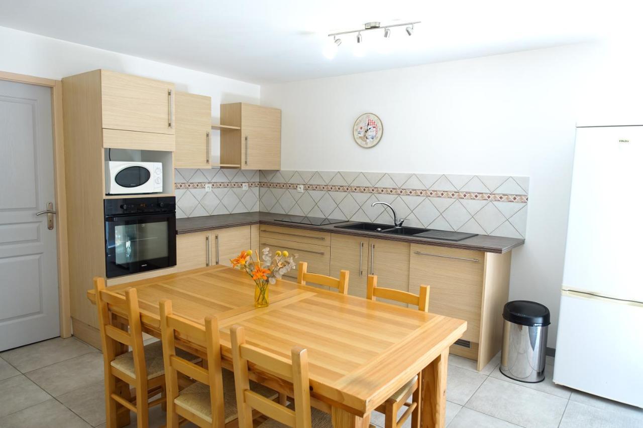 Appartement Spacieux Avec Terrasse Saint-André-dʼEmbrun Exteriör bild