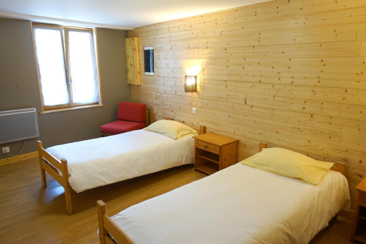 Appartement Spacieux Avec Terrasse Saint-André-dʼEmbrun Exteriör bild