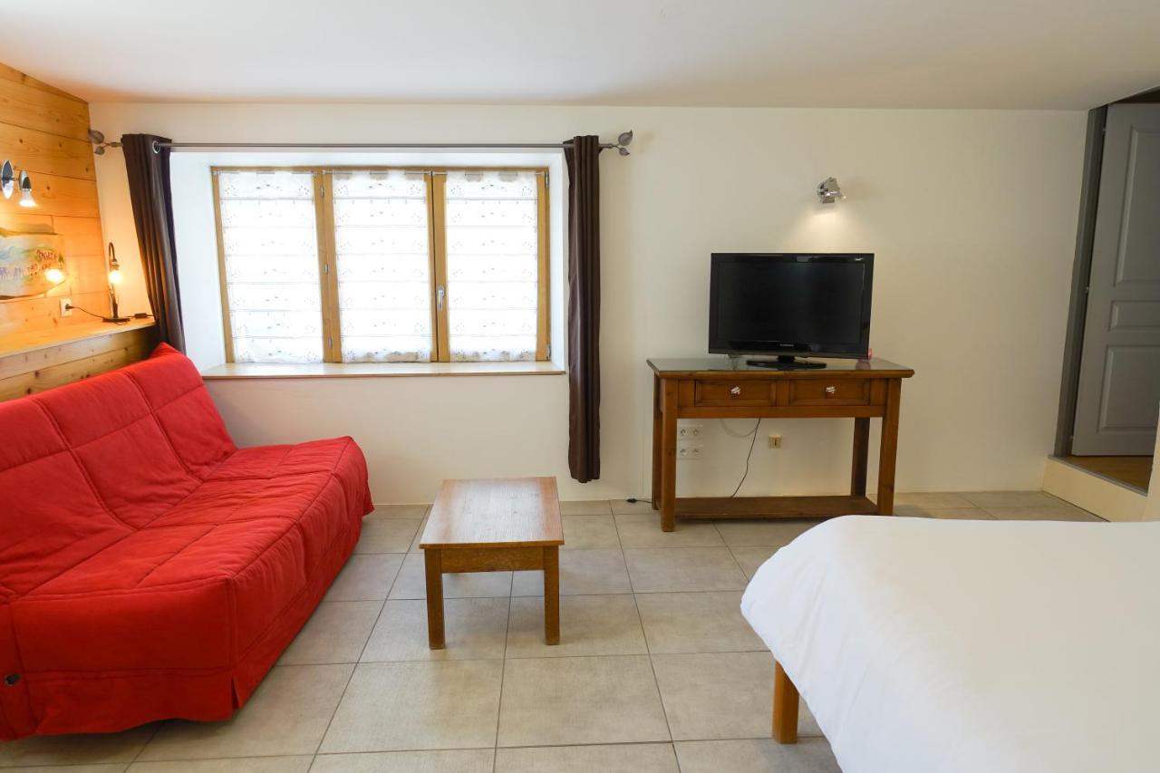 Appartement Spacieux Avec Terrasse Saint-André-dʼEmbrun Exteriör bild