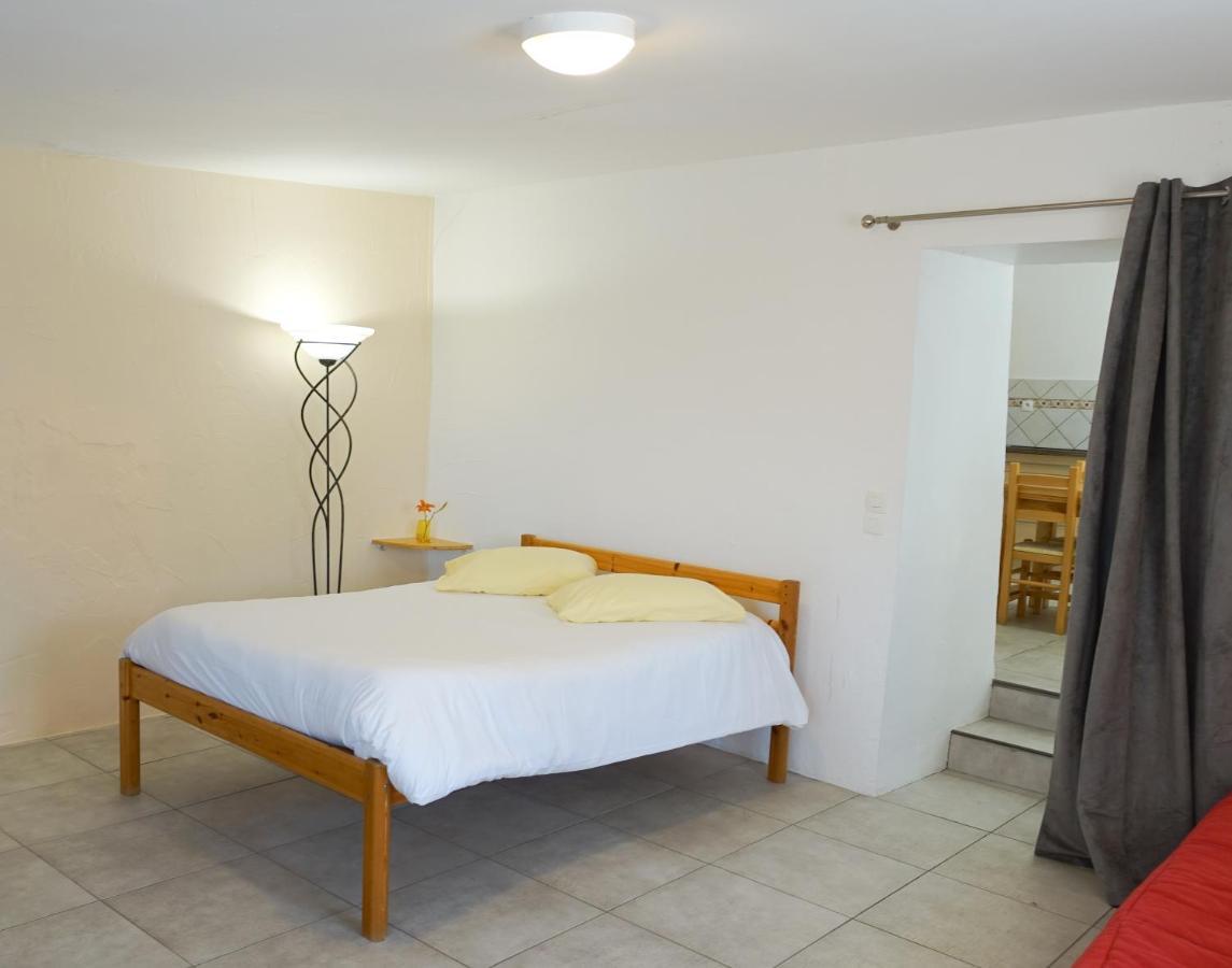 Appartement Spacieux Avec Terrasse Saint-André-dʼEmbrun Exteriör bild